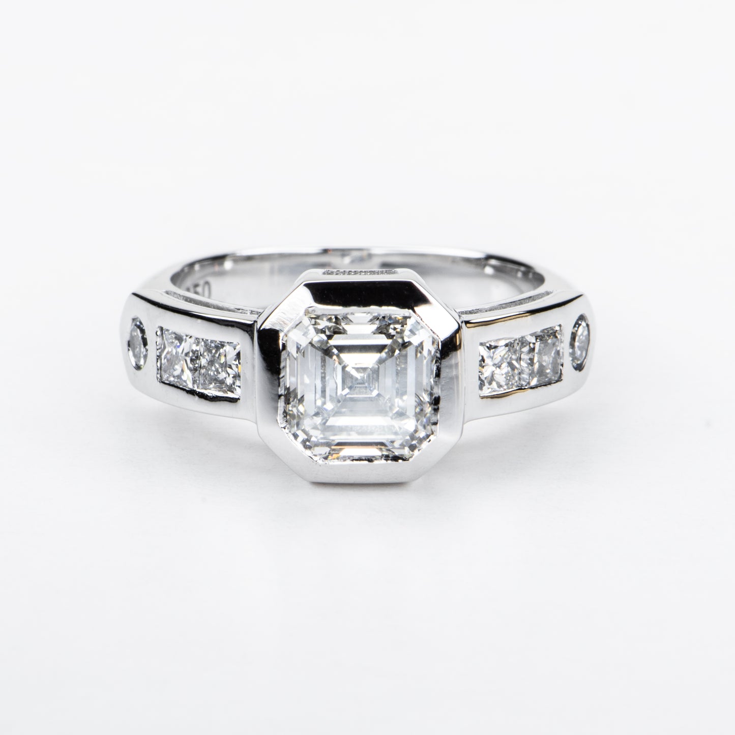 1.7ct Asscher Signet - CUBISM