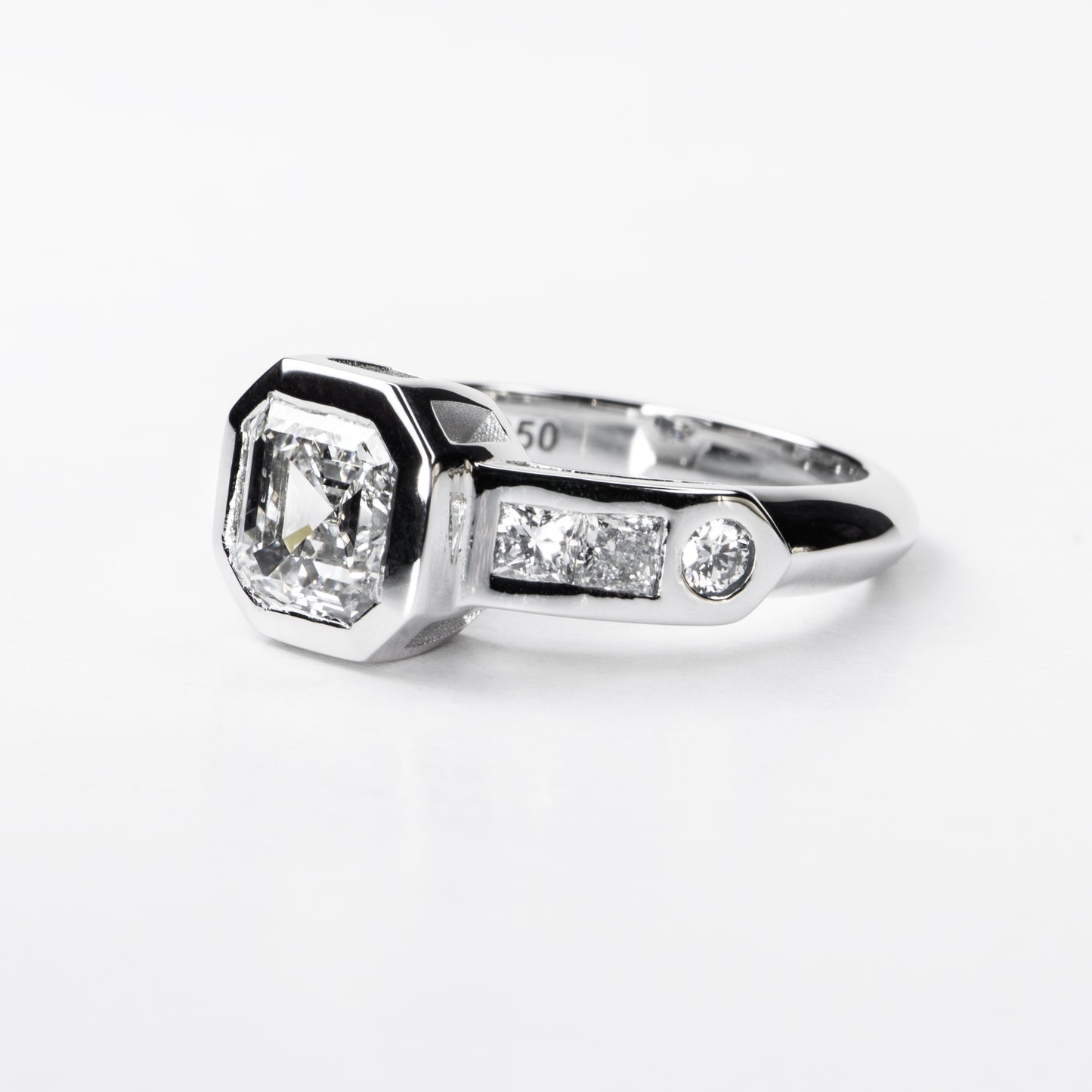 1.7ct Asscher Signet - CUBISM