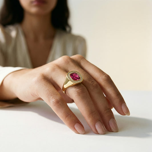 CUSHION HALO BEZEL SIGNET