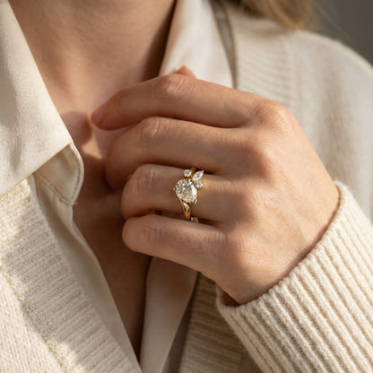 PEAR SOLITAIRE ASYMMETRICAL CLUSTER